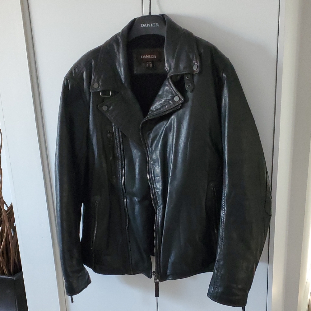 Danier Men's Classic Black Leather Jacket